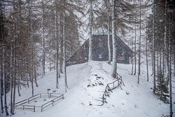 Shelter in the Mountains in Kranjska Gora near Bovec 20200128-Slovenia-115.jpg